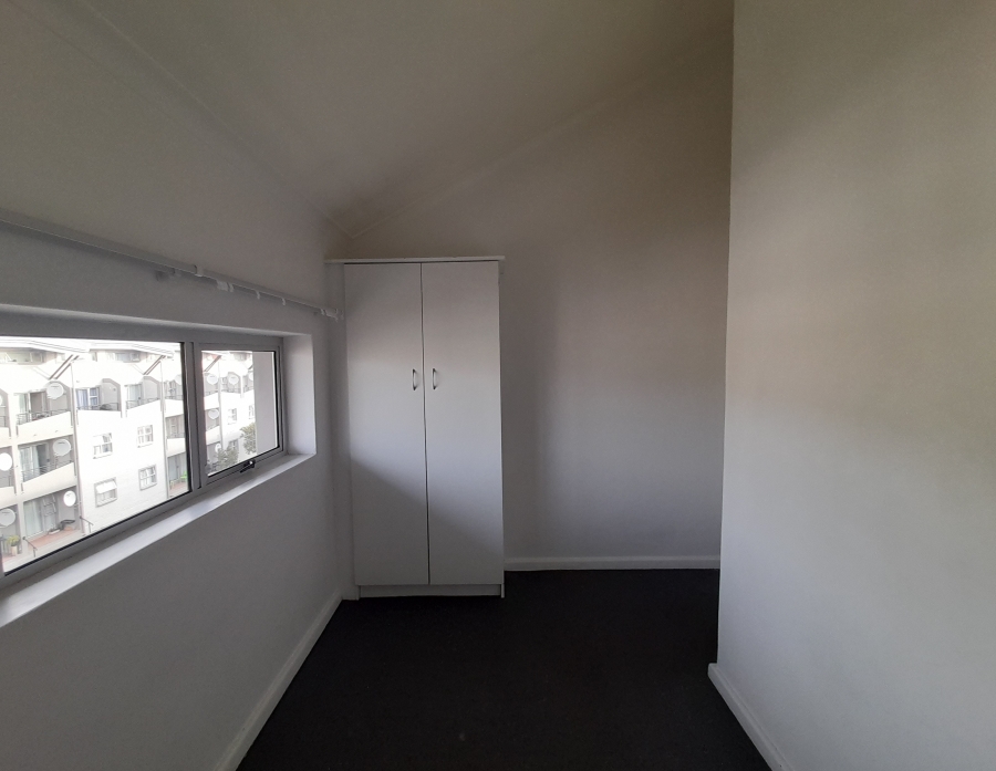 8 Bedroom Property for Sale in Uitzicht Western Cape